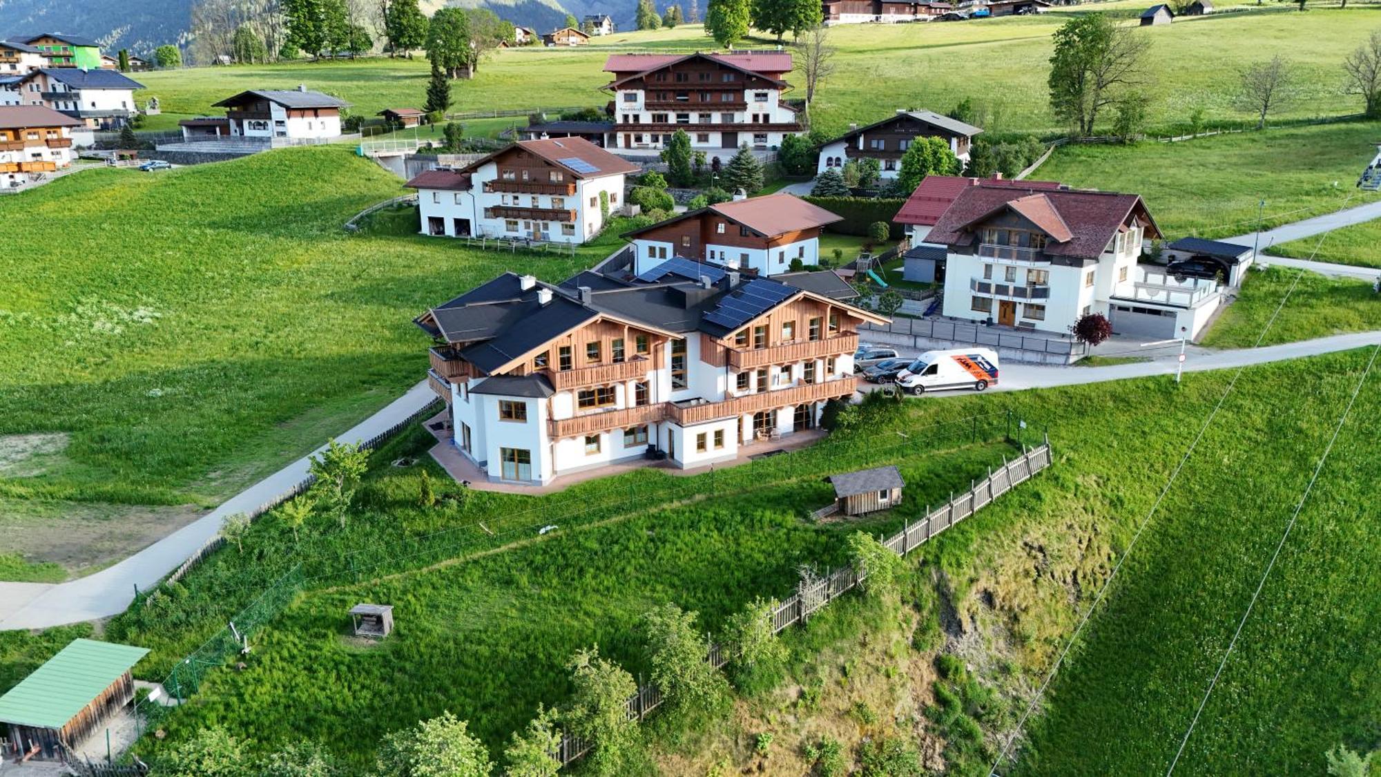 La Montana - Ski & Hiking Lodge Schladming Exterior foto